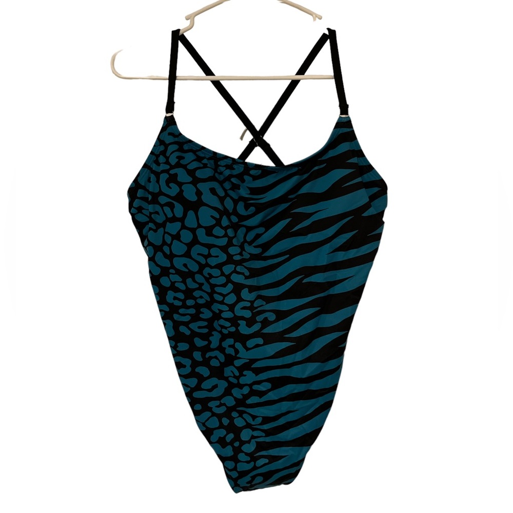 Beach Betty women’s swim suit size M.  Padded, cross strapped back